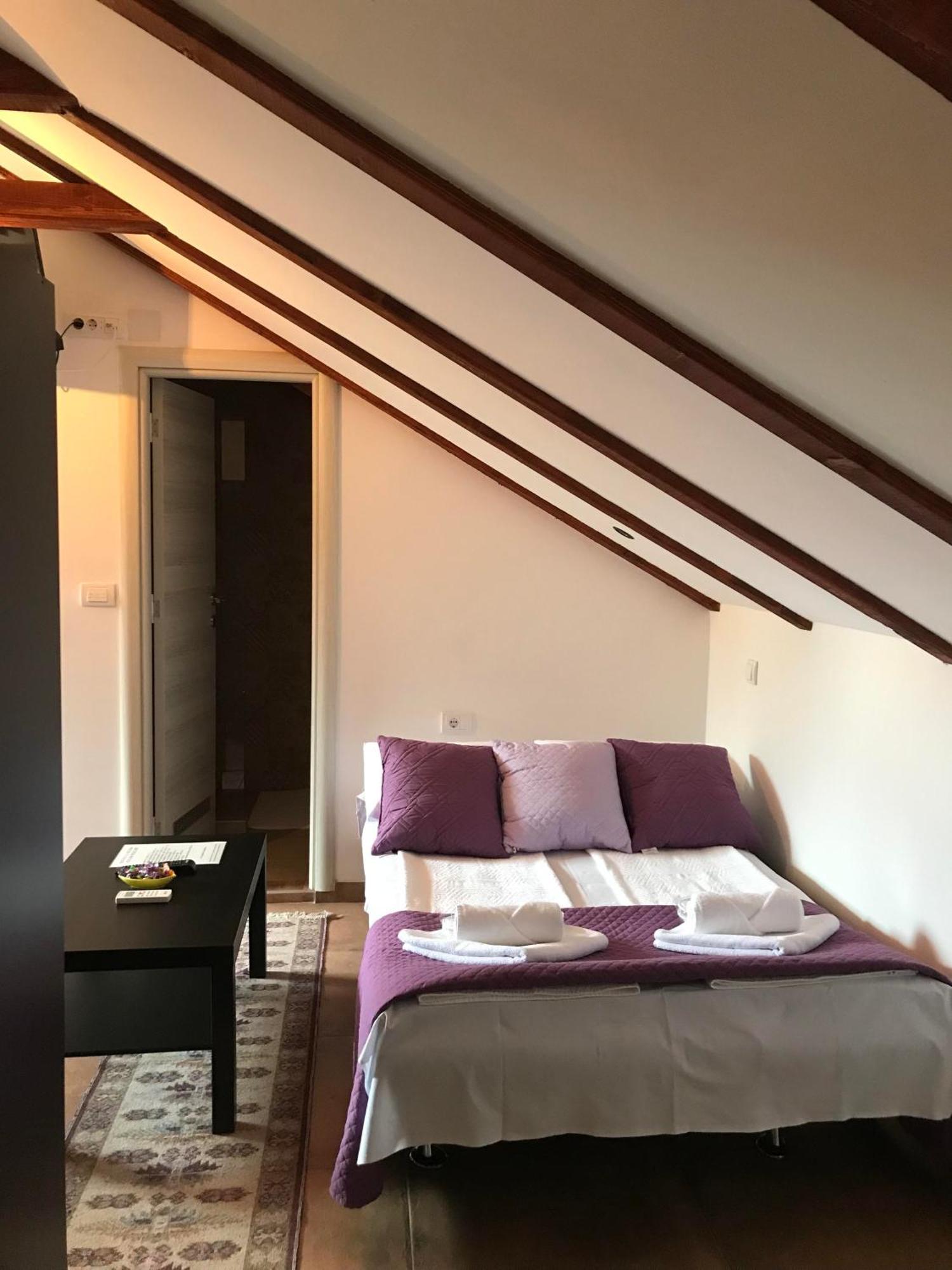 Apartments Pkt Delux Ni Kültér fotó